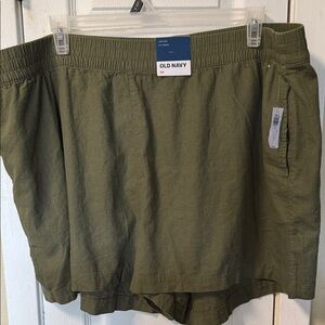 Old Navy Women's Olive Shorts size 3X plus New